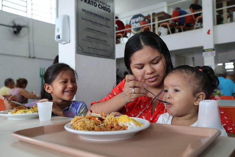 Em um mês, o programa Prato Cheio já serviu mais de 430 mil refeições gratuitas em municípios atingidos pela estiagem