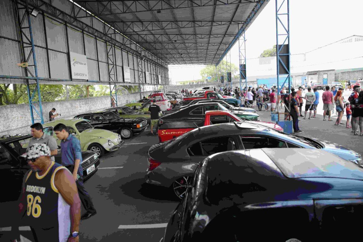 Detran Amazonas recebe mais de 200 pessoas na segunda edição de exposição de veículos antigos
