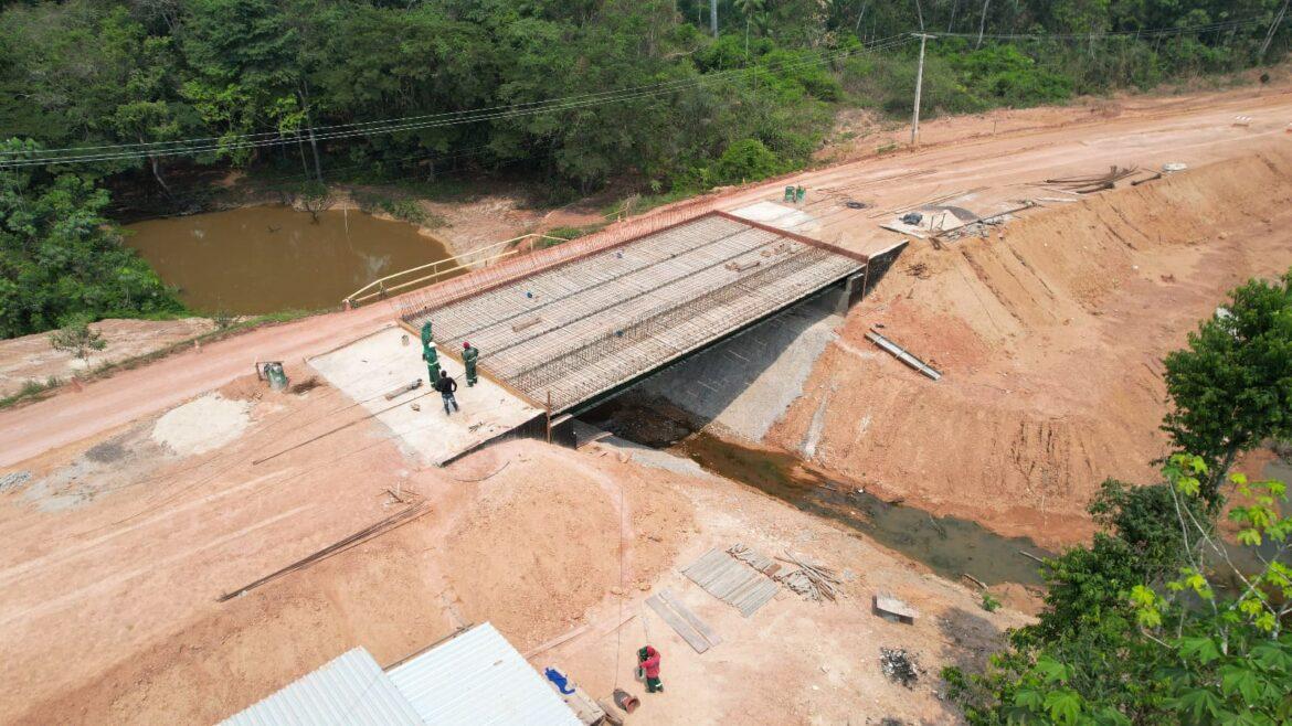 Manacapuru: avançam obras de revitalização e ampliação da rodovia AM-453