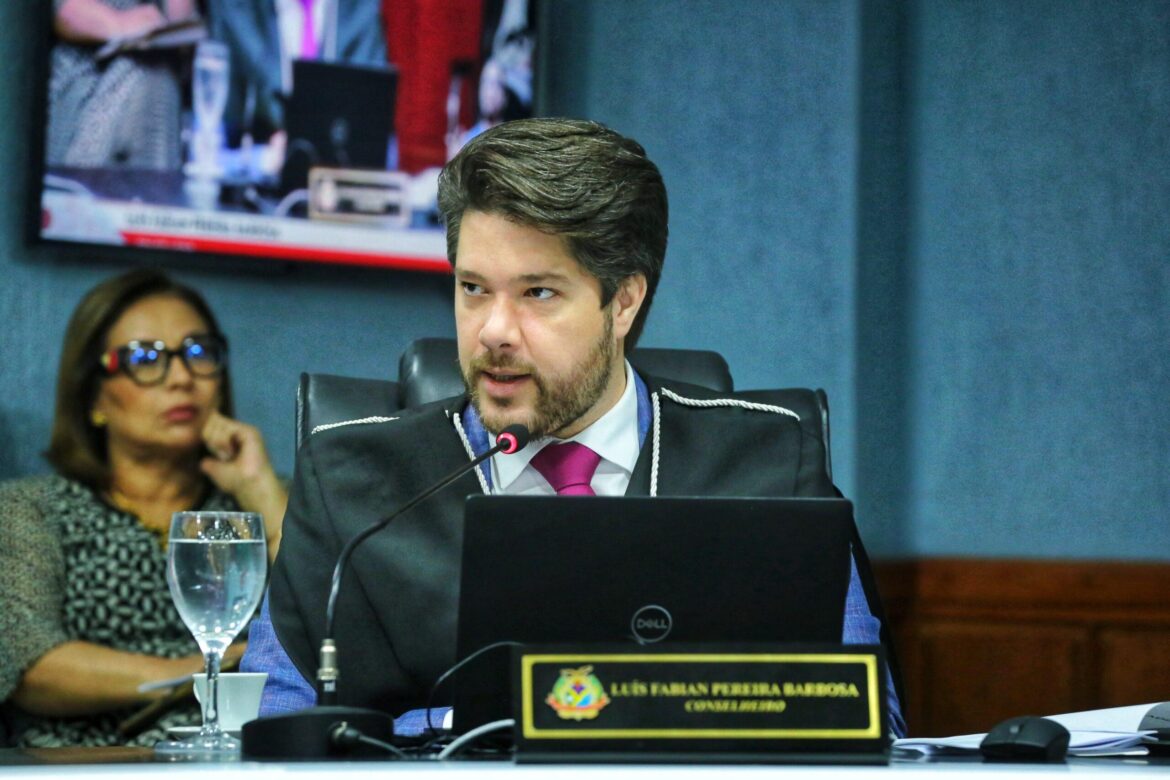 Conselheiro do TCE-AM suspende licitação de meio milhão da Prefeitura de Manaus por indícios de irregularidade
