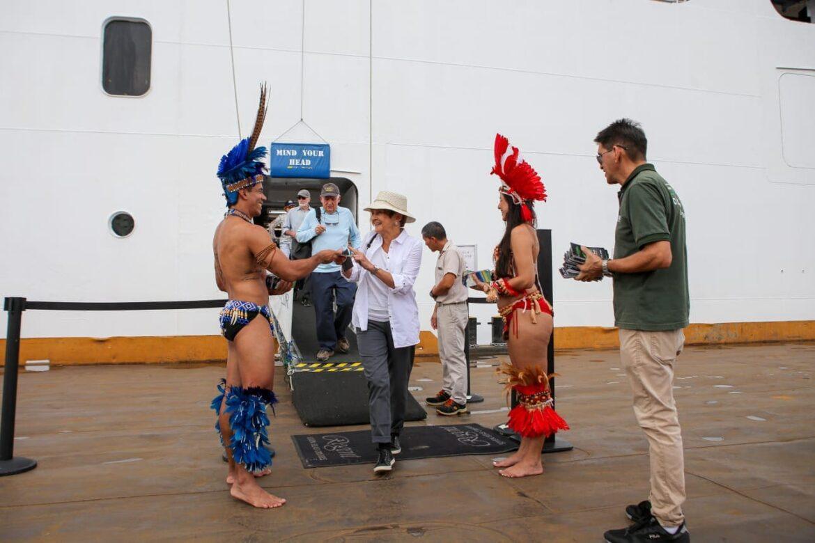 Governo do Amazonas promove receptivo ao quinto cruzeiro da temporada 2023/2024