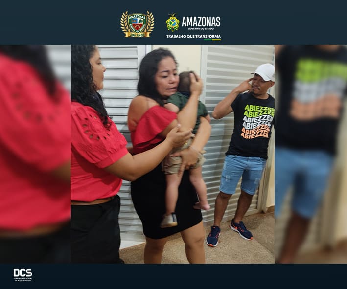 Policiais militares prestam socorros a uma criança engasgada no Careiro Castanho