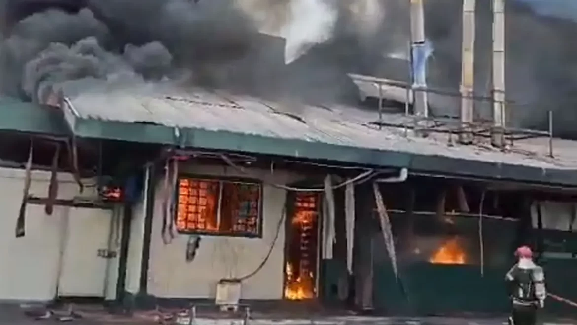 Incêndio destrói restaurante Tropeiro, em Manaus