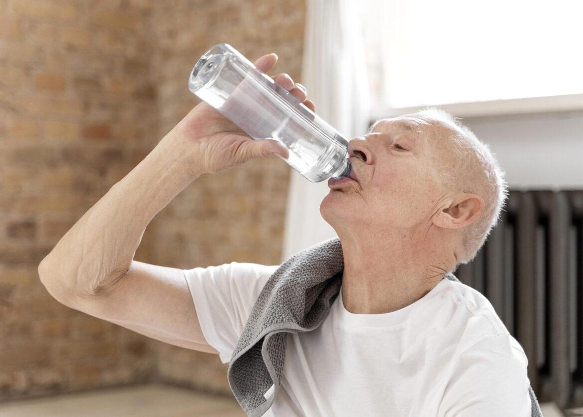 Verão e calor extremo: saiba como cuidar da saúde dos idosos