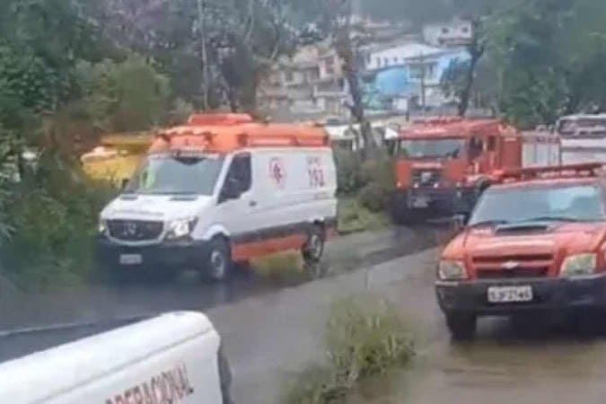 Avião de pequeno porte cai em São Paulo e deixa 2 mortos