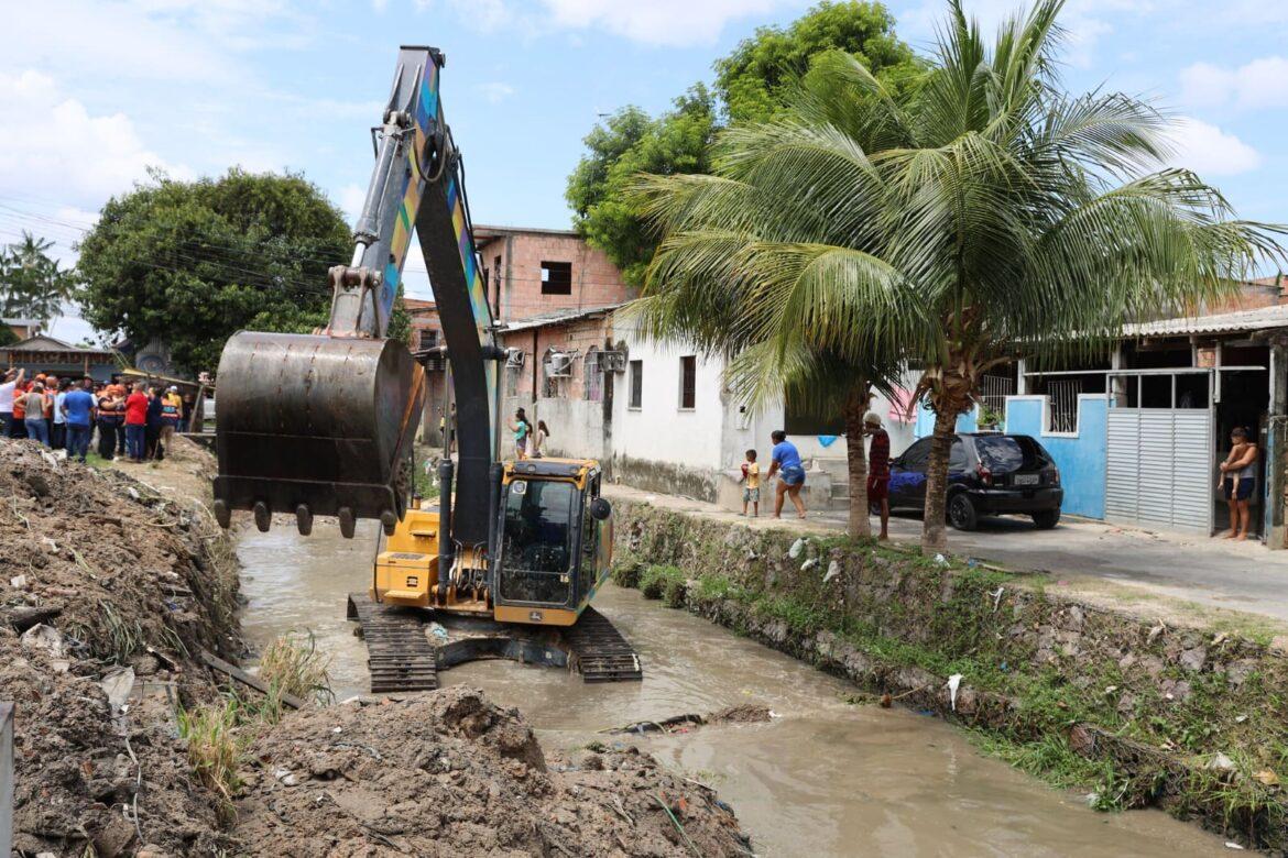 Após parecer da prefeitura, TCE revoga medida cautelar que suspende dragagem em igarapés de Manaus