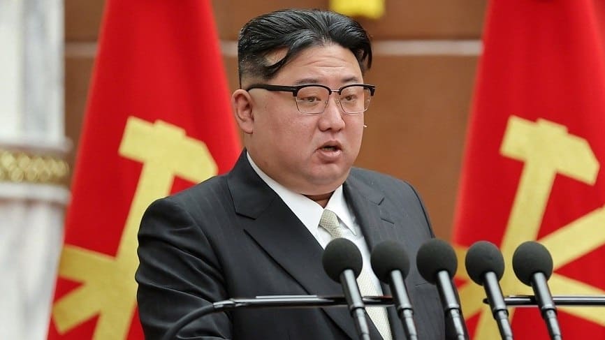 Kim Jong-un volta a fazer ameaça de ataque nuclear e fala em guerra 'a qualquer momento'
