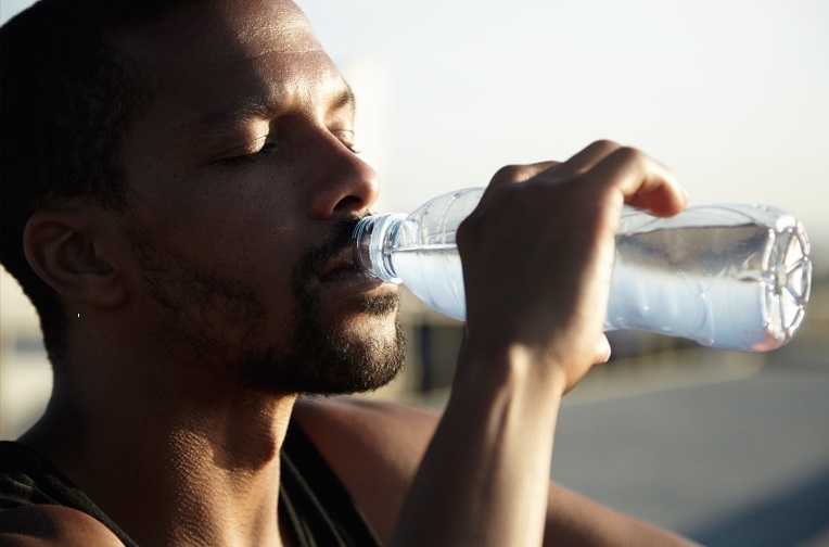 Médico do Trabalho dá dicas para quem enfrenta o calor