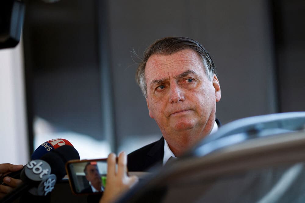 PF apreende passaporte de Jair Bolsonaro na sede do PL, em Brasília