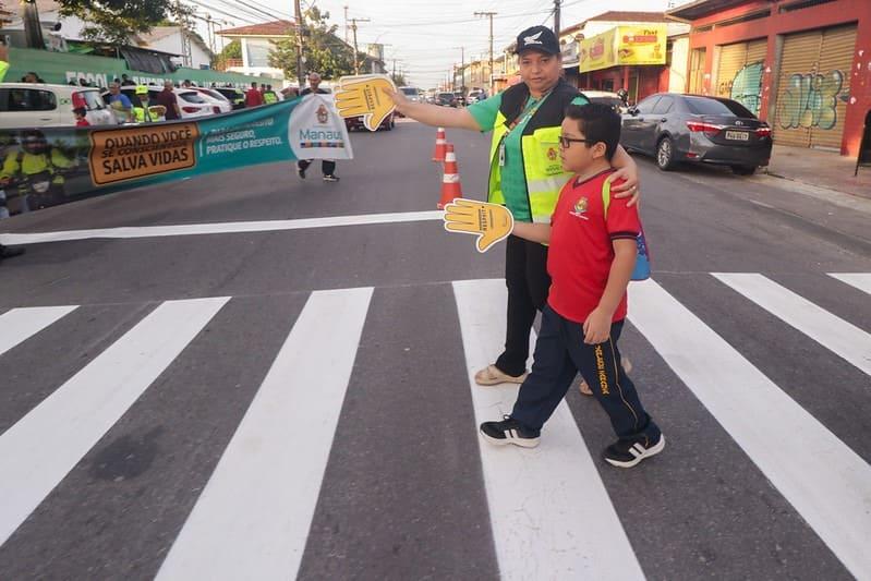 Operação ‘Volta às Aulas’ da prefeitura promove segurança no trânsito de Manaus