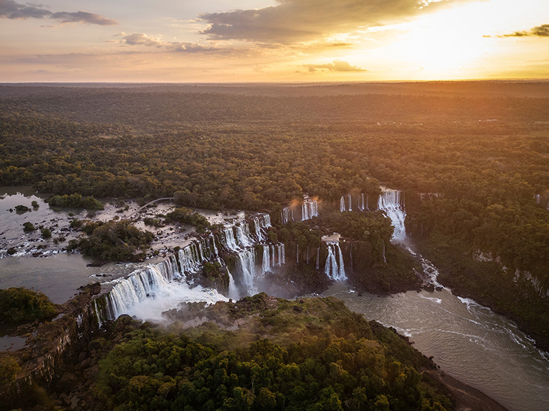 Cataratas do Iguaçu oferece passeio exclusivo ao entardecer