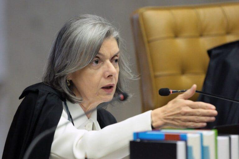Cármen Lúcia é eleita presidente do TSE para os próximos dois anos