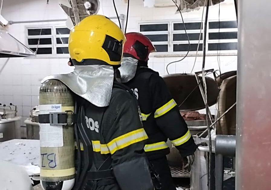 Trabalhador sofre queimadura após explosão de panela de pressão industrial