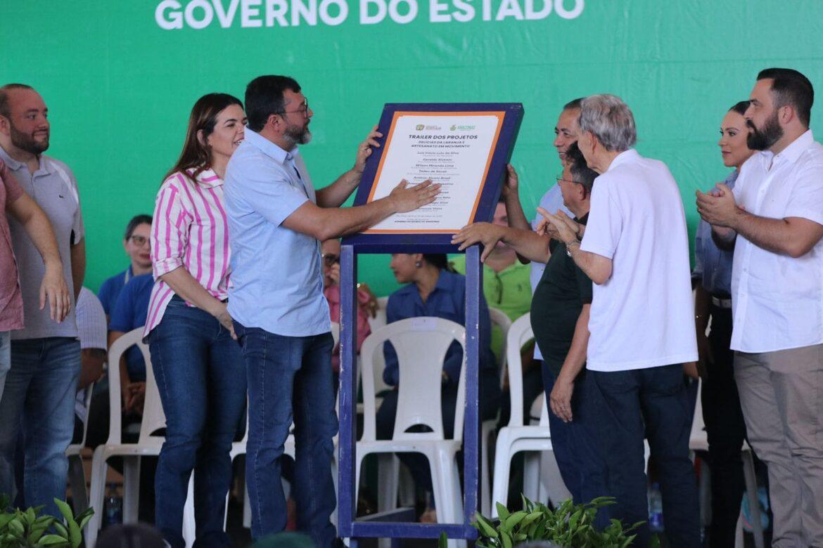 No aniversário de Rio Preto da Eva, Wilson Lima faz entregas que somam R$ 4,5 milhões para o município