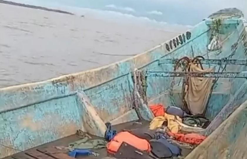 Pescadores encontram barco com corpos em decomposição no Pará