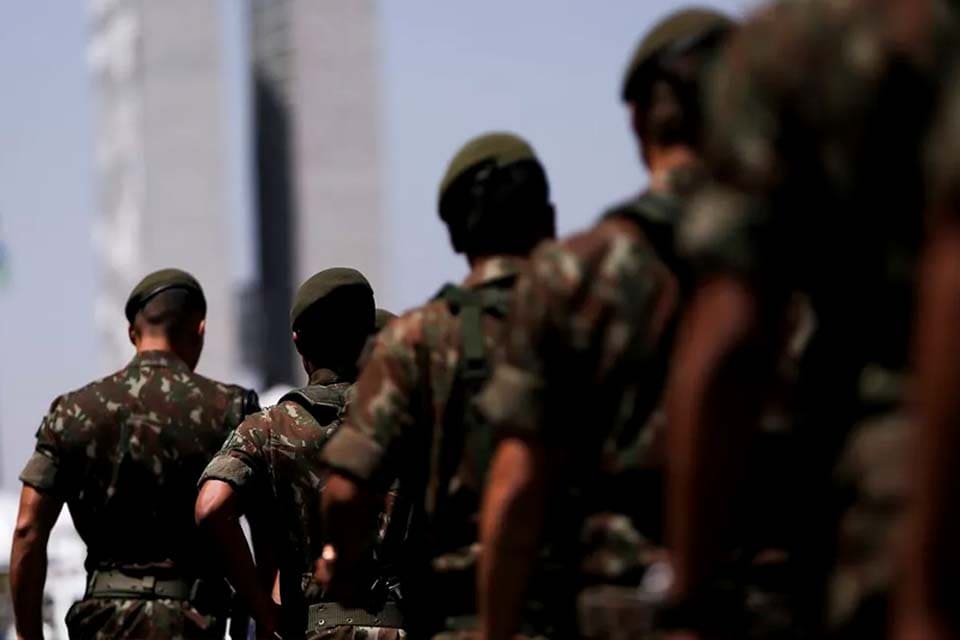Forças Armadas não são "poder moderador", diz STF