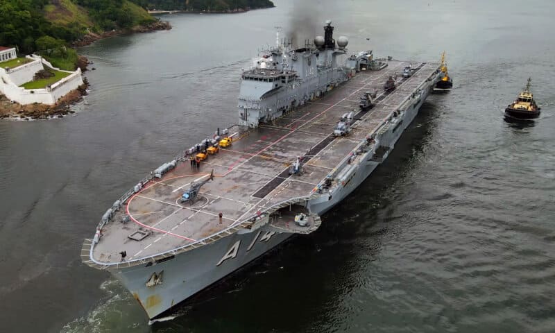 Marinha envia maior navio de guerra da América Latina para ajudar o RS
