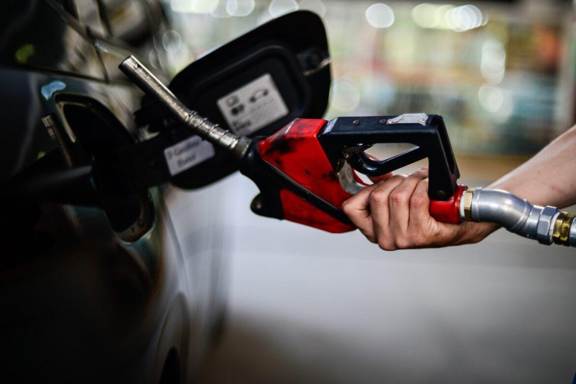 MPAM instaura inquéritos por possível alinhamento de preços de gasolina comum em mais de 50 postos de Manaus