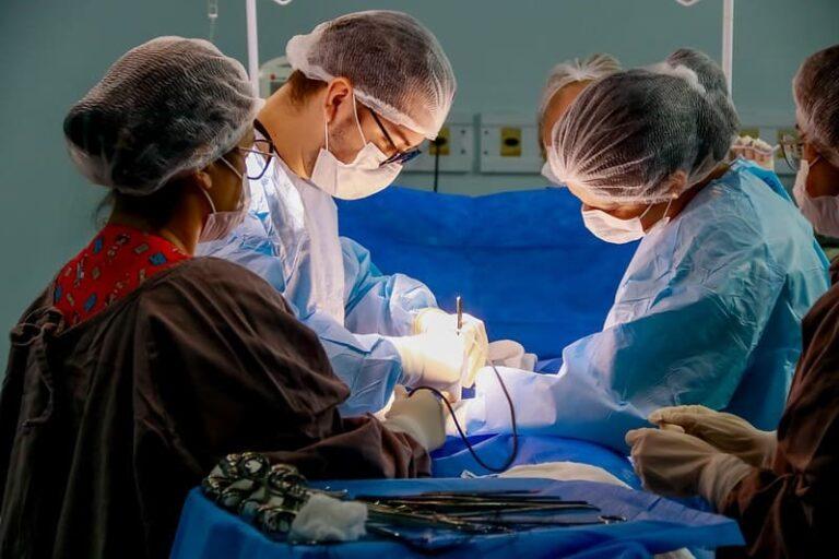 Governo do Amazonas intensifica a oferta de cirurgias ortopédicas em três hospitais de Manaus em junho