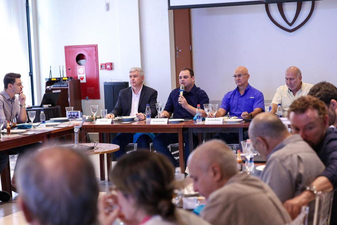 Pré-candidato Roberto Cidade apresenta propostas e escuta demandas de empresários ligados à Associação PanAmazônia