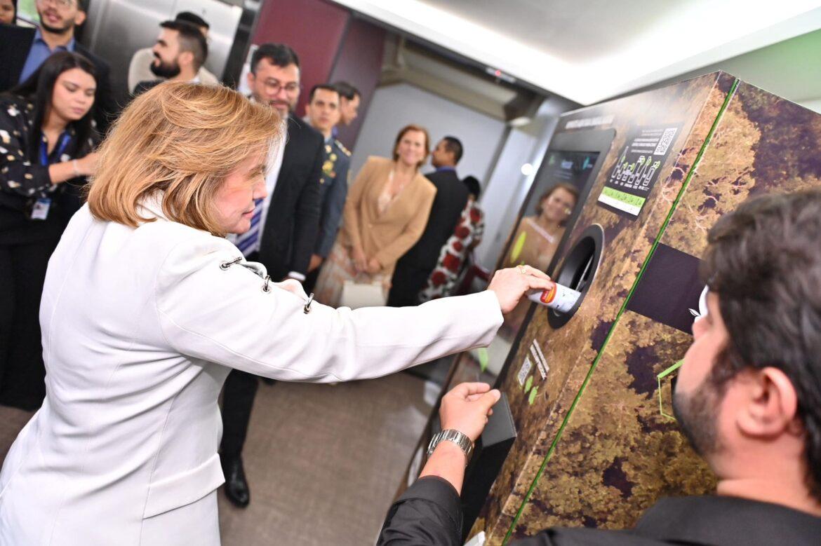 TCE-AM possui máquina que troca embalagens recicláveis por benefícios