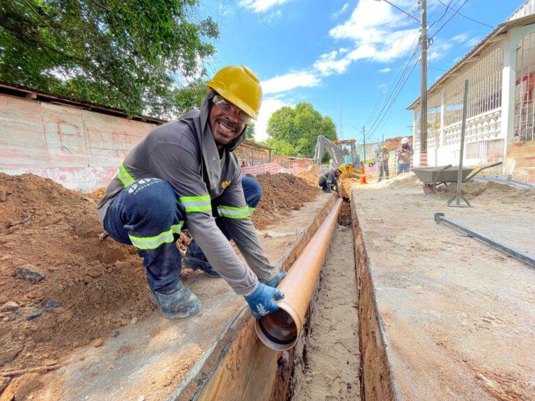 Rede de esgoto começa a ser implantada no bairro Petrópolis e irá beneficiar mais de 8,4 mil pessoas