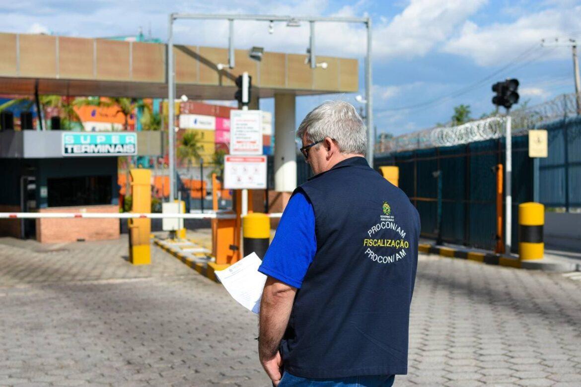 Procon-AM notifica transportadoras de carga em contêineres a prestar esclarecimento sobre o aumento na "taxa de pouca água"