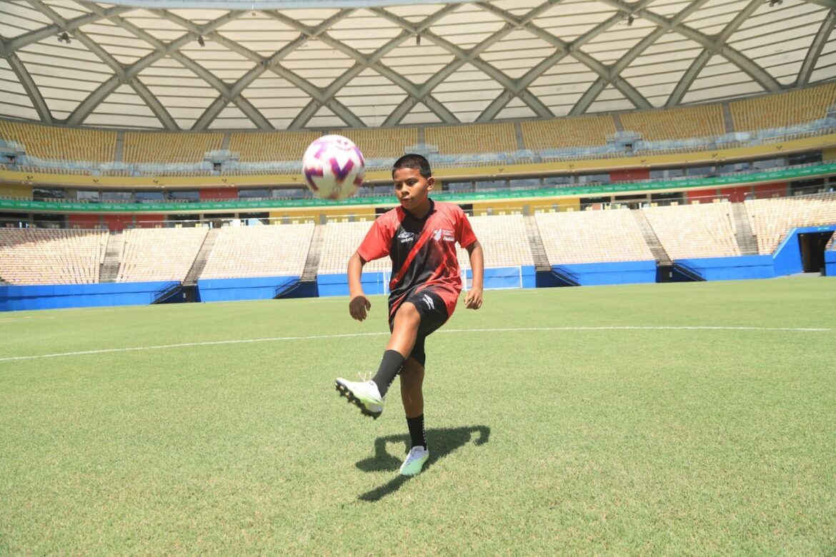 Voo Campeão: Atleta do Pelci de Codajás realiza teste no Athletico Paranaense com apoio do Governo do Amazonas