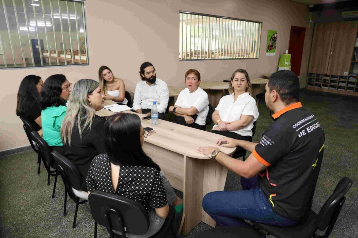 Ensino bilíngue da rede estadual do Amazonas se torna referência para criação de escola bilíngue no Pará