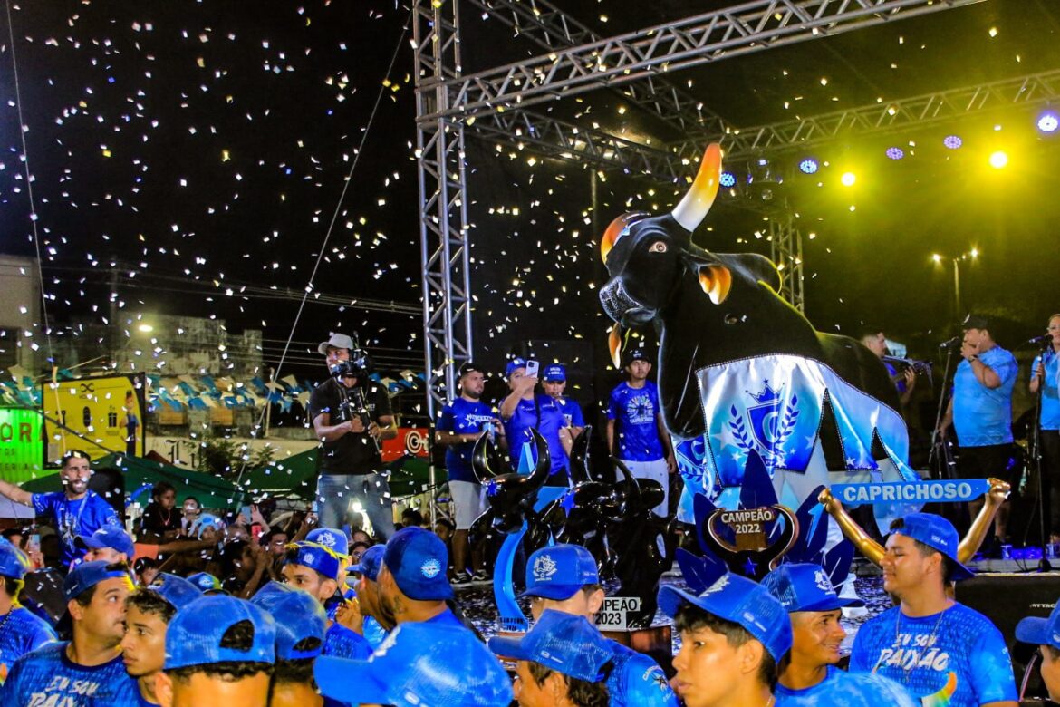 Boi Caprichoso celebra tricampeonato em noite de agradecimentos a Nossa Senhora do Carmo