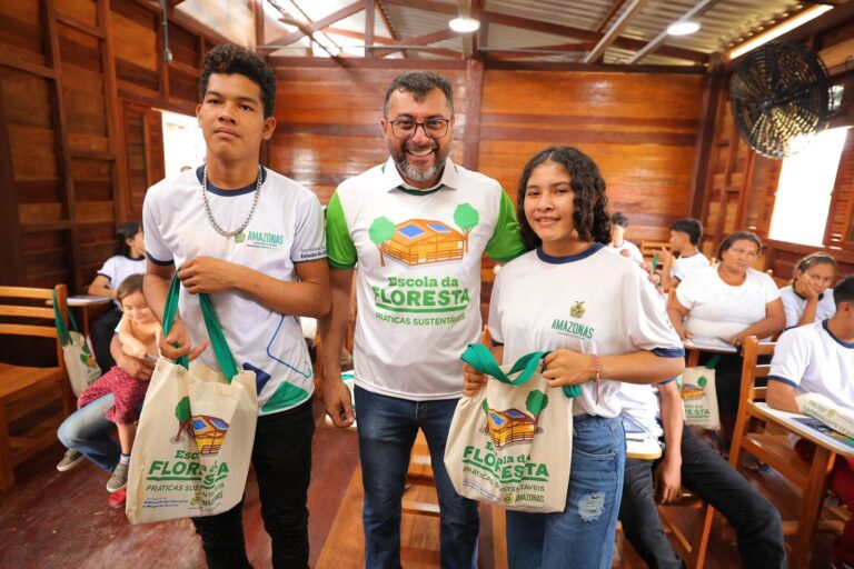 ‘Eu me sinto honrado por essa oportunidade’, diz aluno da primeira Escola da Floresta em São Sebastião do Uatumã