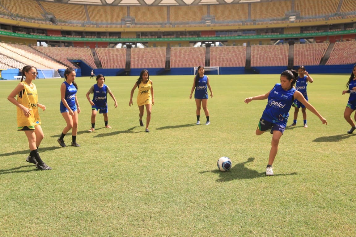 Dia do Futebol: Atletas do Pelci veem Copa do Mundo Feminina como incentivo para realizar sonhos