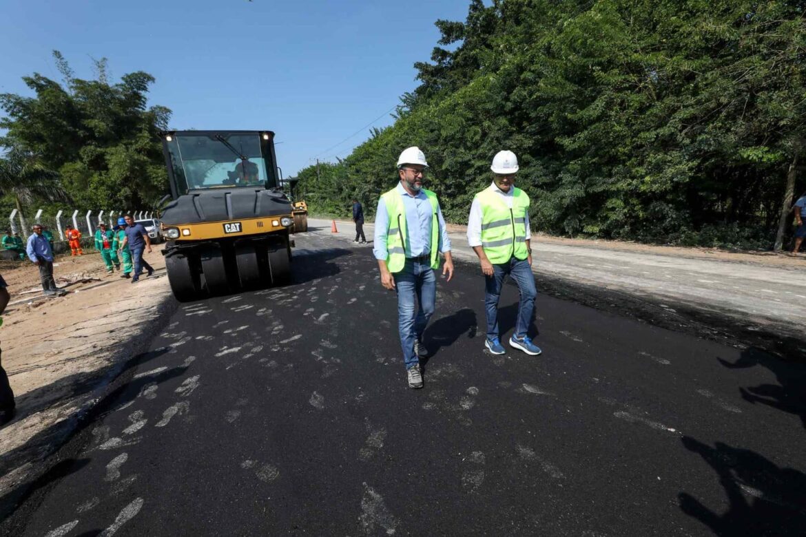 Wilson Lima vistoria retomada de obras na AM-010 e destaca diferencial no trabalho de modernização da rodovia