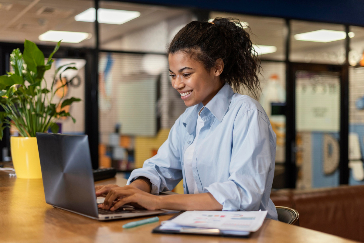 Empresária cria blog para ajudar pessoas a empreenderem