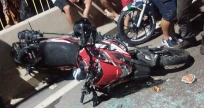 Motociclista fica entre a vida e a morte após acidente na Ponte Rio Negro