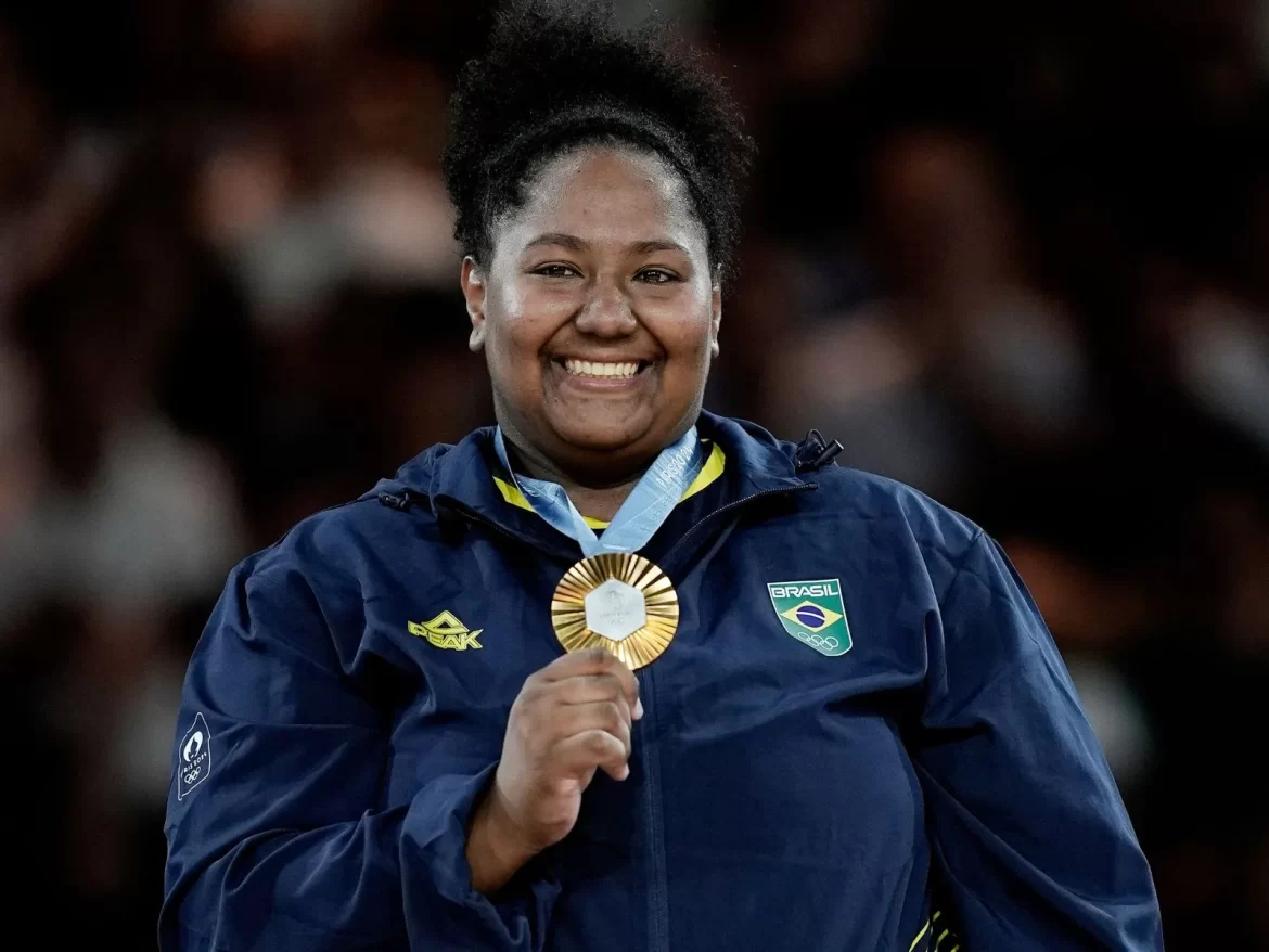 Judoca Beatriz Souza conquista o primeiro ouro brasileiro em Paris