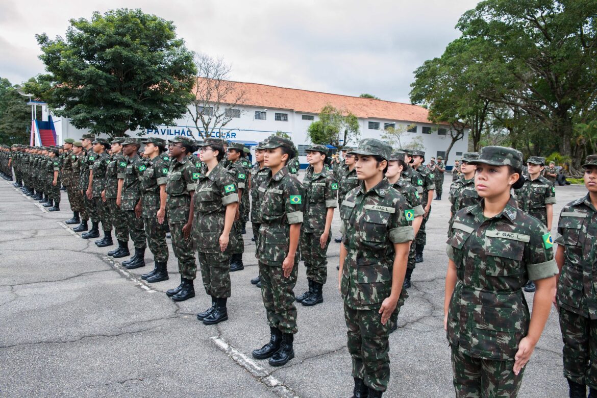 Lula anunciará início do alistamento militar feminino voluntário