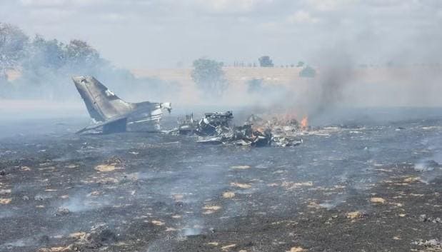 Queda de avião deixa três mortos no interior de SP