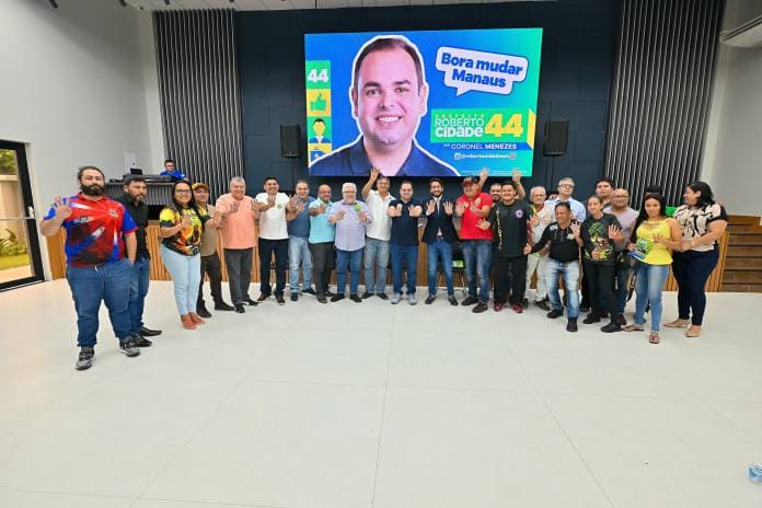 Roberto Cidade se reúne com escolas de samba e firma compromisso de fortalecer Carnaval de Manaus