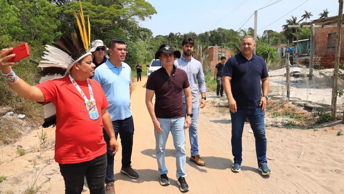 Prefeito David Almeida anuncia pavimentação de vias em comunidades do Tarumã-Açu na zona Oeste de Manaus