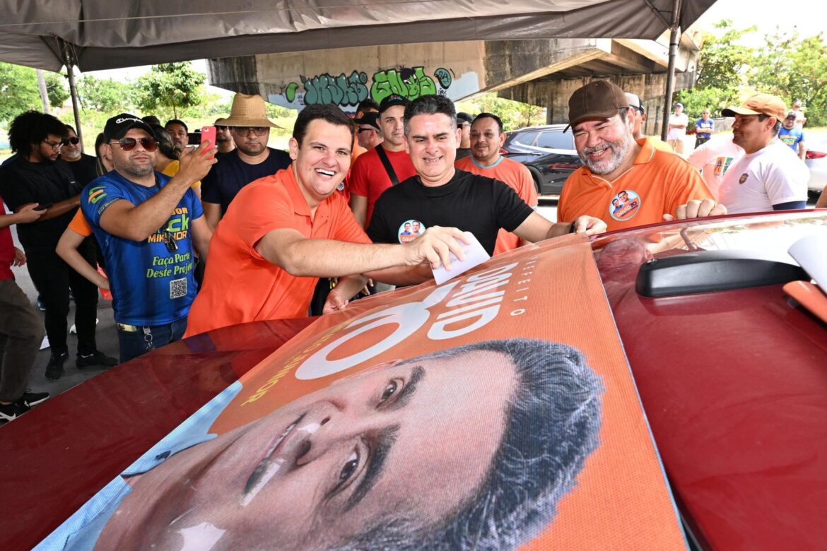 Adesivaço da Coligação "Avante, Manaus" de David Almeida chega na zona sul nesta quarta (21)