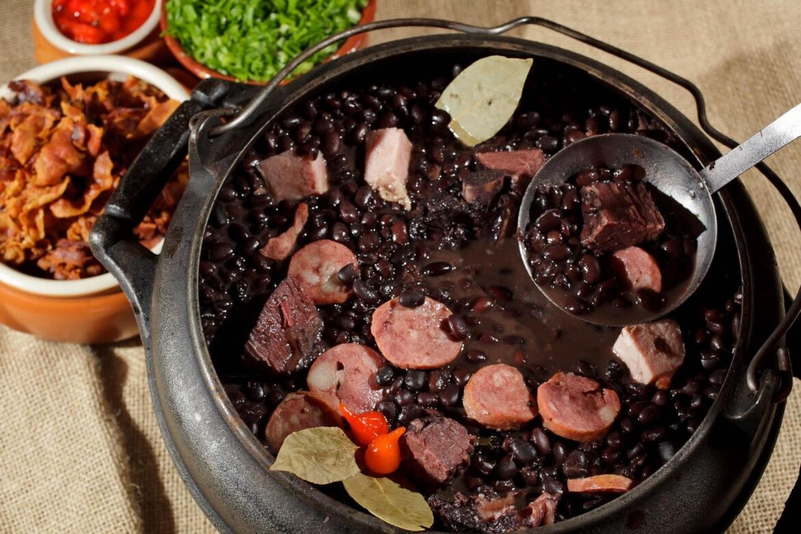 2ª edição da feijoada em prol da AMA acontece neste sábado na Cachaçaria do Dedé do Parque 10