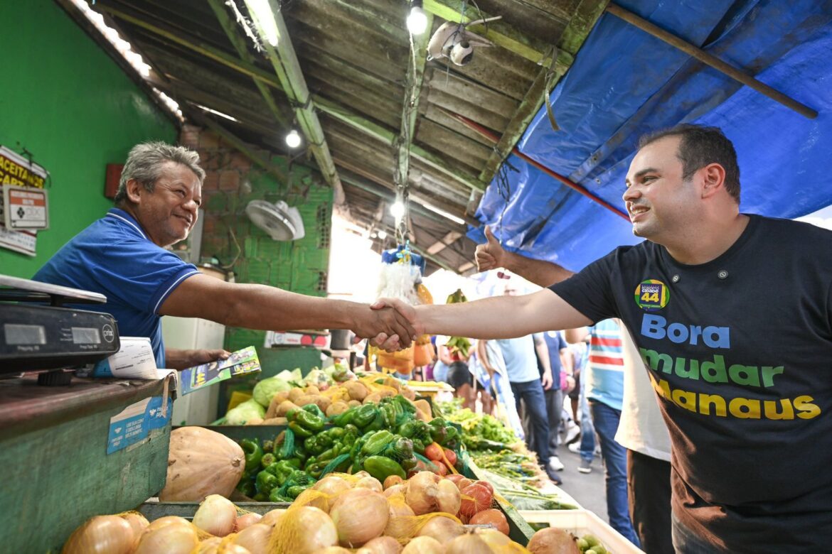 Roberto Cidade visita bairro São José e encontra UBS fechada