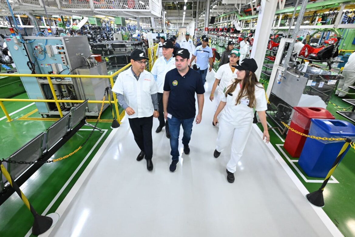 Em visita à Honda, Roberto Cidade ouve demandas para a Zona Franca de Manaus