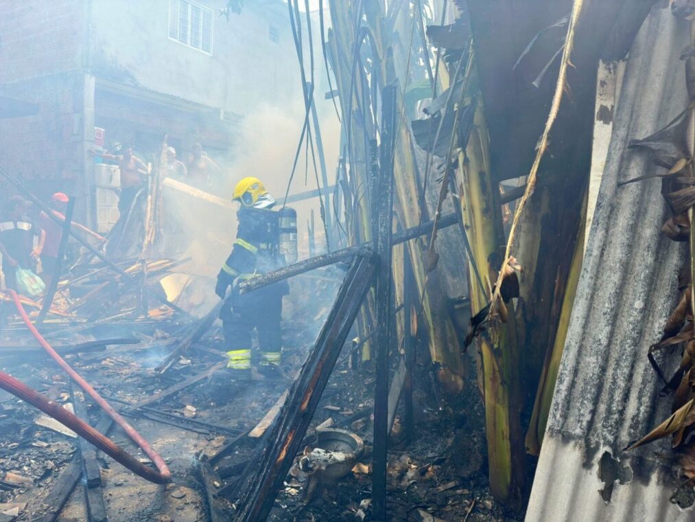 Corpo de Bombeiros combateu mais de 30 incêndios no fim de semana, em Manaus