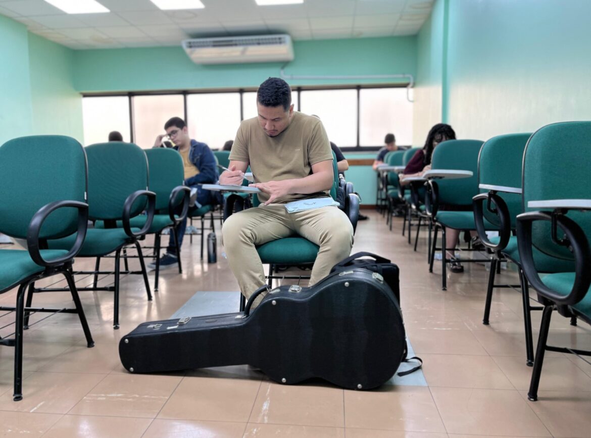 Vestibular e SIS da UEA: Candidatos aos cursos de Teatro, Música e Dança realizam provas de habilidades