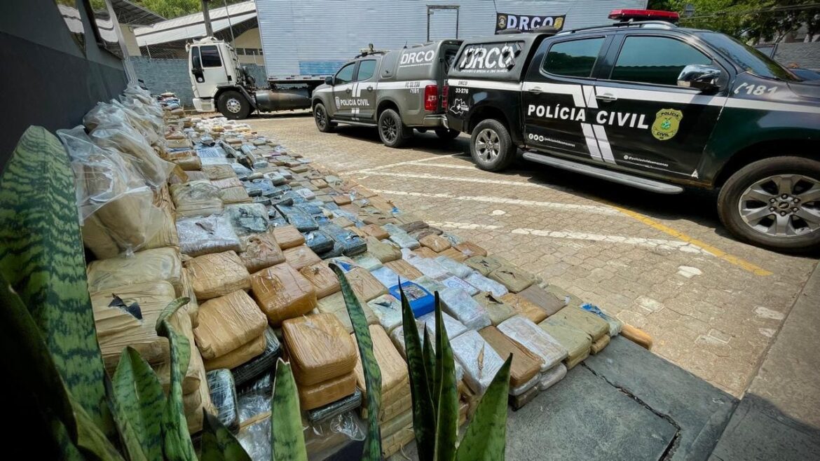 PC-AM apreende caminhão com mais de 2 toneladas de drogas na zona leste de Manaus