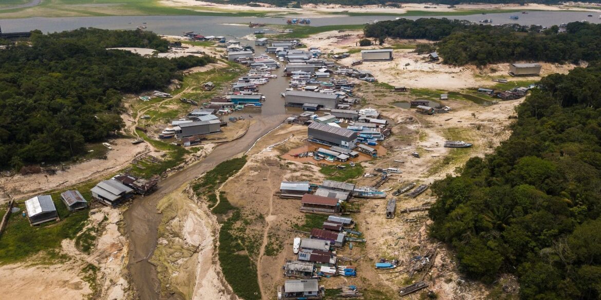 Seca no AM afeta transporte fluvial com redução de até 80% no volume de cargas