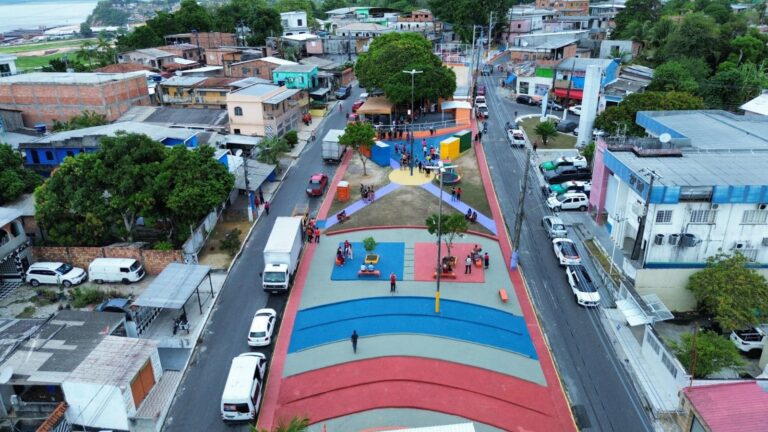 Moradores do Mauazinho são contemplados pela prefeitura com praça de alimentação totalmente reformada