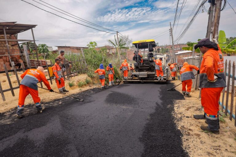 Comunidade Cidade Alta 2 recebe pavimentação pela primeira vez